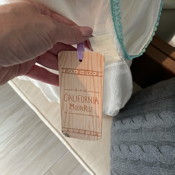 California Moonlight Top...NWT - Picture 2 of 7